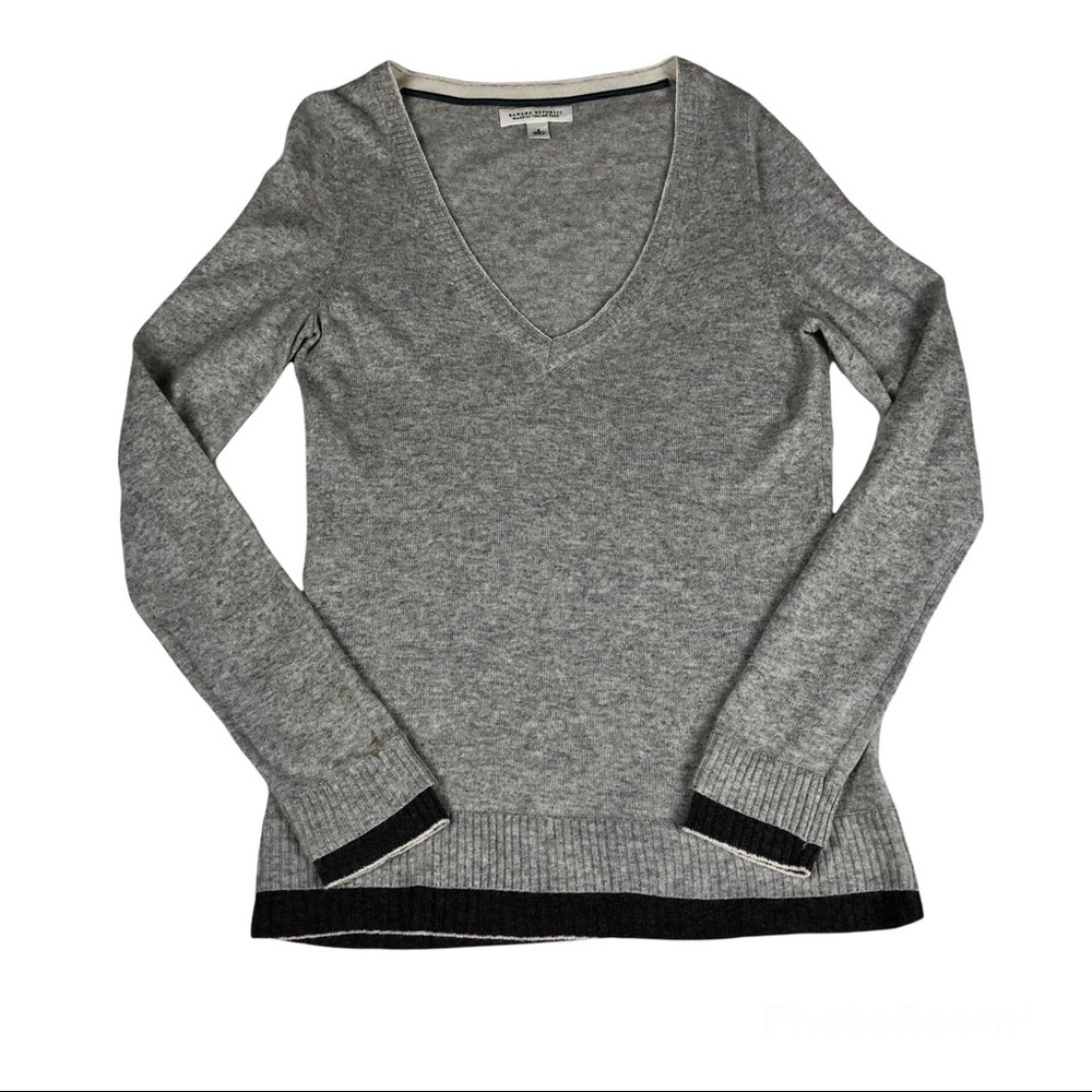 Banana Republic Sweater Women’s S Cashmere Wool Gray V-Neck Knit Italian Yarn